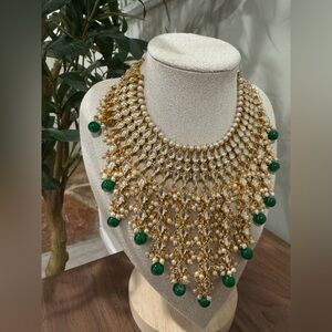 Elegant Gold and Green Necklace